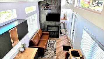 TV, fireplace, offices