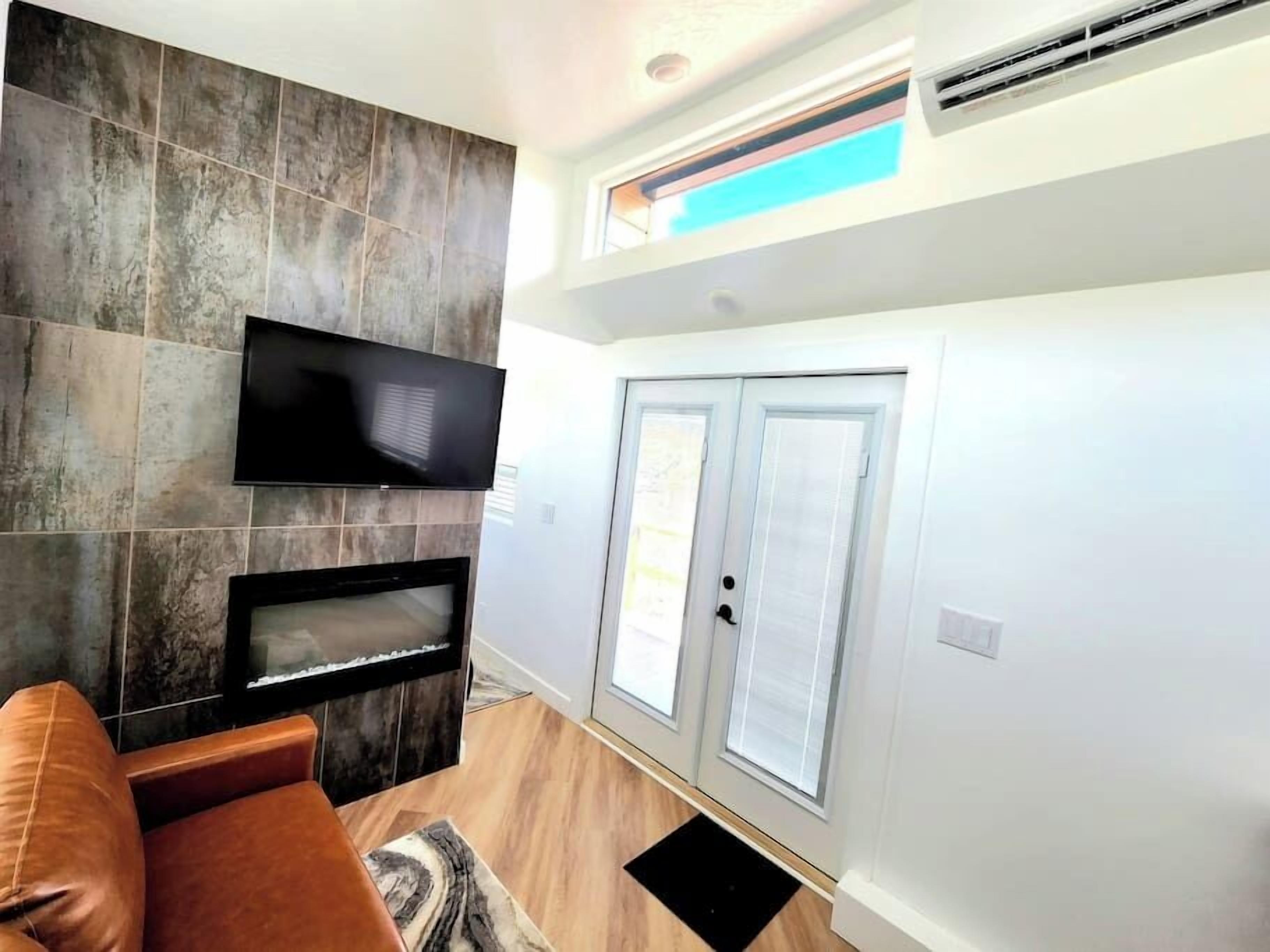 TV, fireplace, offices