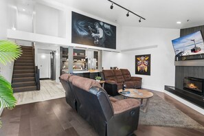 Smart TV, fireplace - RMR: Balsam Lodge B8 Condo in The Aspens/ Wilson,WY (Wilson)