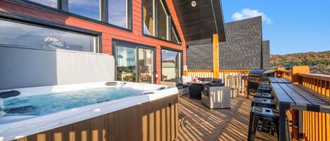 Tina de hidromasaje al aire libre