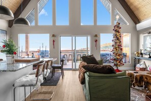 Living area - Liezl Lane (Indian Point)