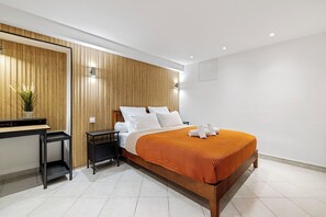 Iron/ironing board, WiFi, bed sheets - Appartement Charme de la Promenade, vue mer - Welkeys (Nice)