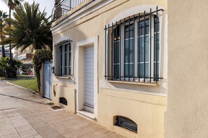 Exterior detail - Appartement Charme de la Promenade, vue mer - Welkeys (Nice)