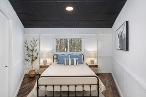 2 bedrooms, WiFi, bed sheets, wheelchair access