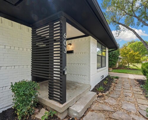 Furnished home near downtown Dallas