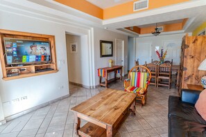 Smart TV - Delphin 103, Las Palmas Resort (Puerto Peñasco)