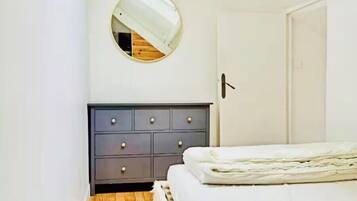 Fer et planche à repasser, Wi-Fi, draps fournis