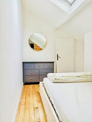 Fer et planche à repasser, Wi-Fi, draps fournis