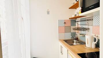 Refrigerador, microondas