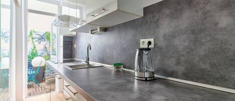 Réfrigérateur, micro-ondes