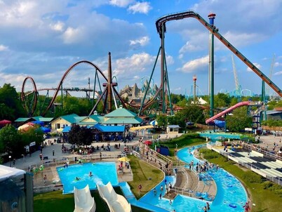 Family-Friendly 3BR Townhome in Vaughan| Near Canada’s Wonderland + Free Parking