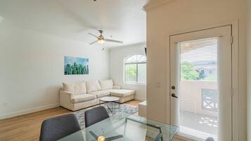 アパートメント | リビング エリア