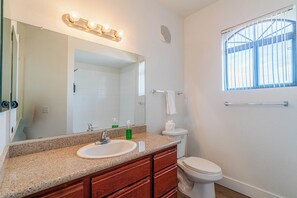 Apartment | Bathroom - San Portella (Tempe)