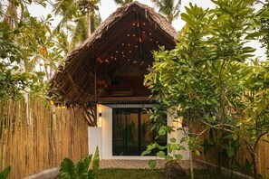 Minibar, desk, laptop workspace, free WiFi - Bamboo Jungle Villas  (El Nido)