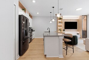 Fridge, microwave, oven, stovetop - 4293 QS - Storey Lake Grandeur (Kissimmee)