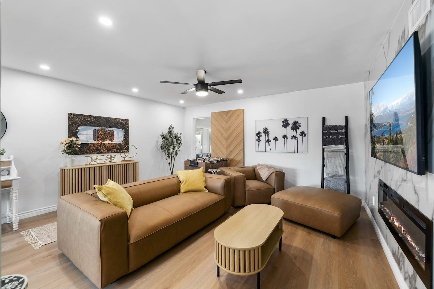 Smart-TV, peis, videospill og fotballspill