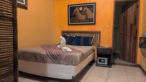2 dormitorios, caja fuerte, tabla de planchar con plancha