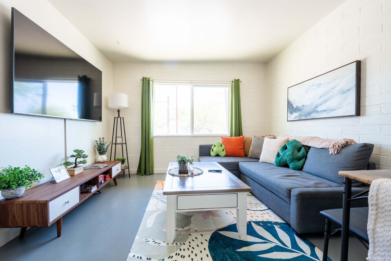 Télévision, cheminée