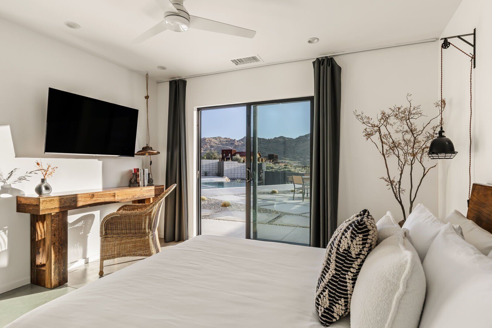 3 chambres, bureau, fer et planche à repasser, accès au Wi-Fi (inclus)