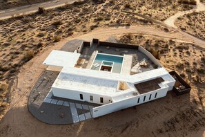 Exterior - Celestine - Modern w Pool Near Park Entrance (Joshua Tree)