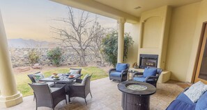 Outdoor dining - Luxe Tuscan Villa - Organ Mtn Views, Patio Living, Sonoma Golf (Las Cruces)