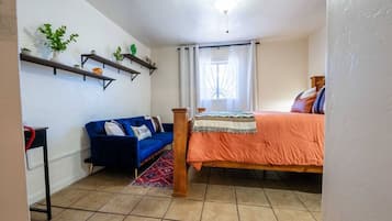 Desk, iron/ironing board, travel cot, WiFi