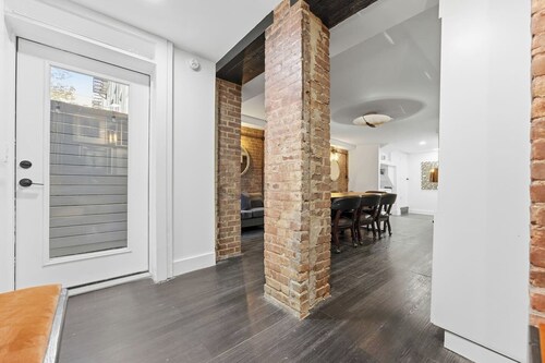 Cozy 3 Bedroom W/Backyard Near Subway