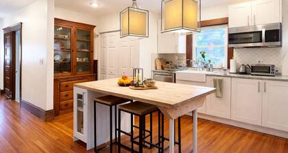 Boutique Porter Square home / 1 stop from Harvard