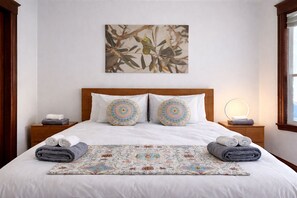 2 bedrooms, desk, iron/ironing board, free WiFi