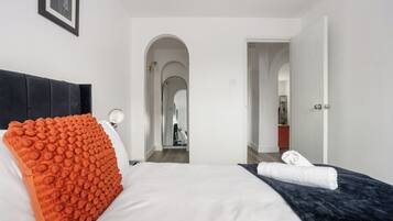 2 bedrooms, iron/ironing board, free WiFi, bed sheets