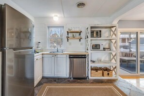 Fridge, microwave, stovetop, dishwasher - 37372 7th St.- A perfect beach retreat- nightly pet friendly rental. (Rehoboth Beach)