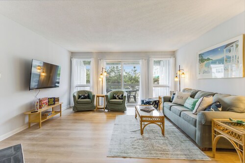 15B Clayton- Remodeled Ocean Block Townhome in Dewey Beach – Pet Friendly!