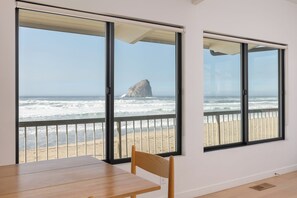 Interior - Marisol-Huge views, 4 bedrooms, oceanfront (Pacific City)