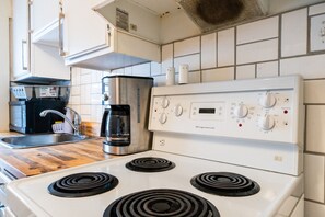 Fridge, microwave, stovetop, coffee/tea maker - Modern 2BR Downtown Kitchener Suite | Parking, Private Entry (Kitchener)