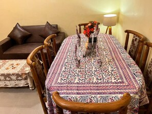 Classic Room, Balcony | Dining - SHEETAL HOMESTAY (Varanasi)