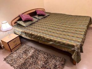 Classic Room, Balcony | In-room safe, desk, laptop workspace, iron/ironing board - SHEETAL HOMESTAY (Varanasi)