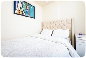 Iron/ironing board, free WiFi, bed sheets