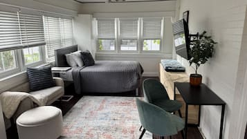 Bureau, fer et planche à repasser, Wi-Fi, literie fournie