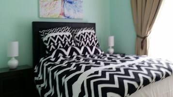 Fer et planche à repasser, accès Internet, draps fournis