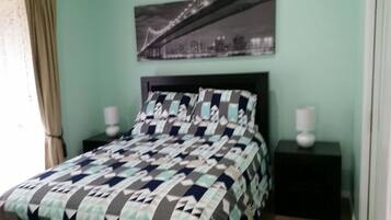 Fer et planche à repasser, accès Internet, draps fournis