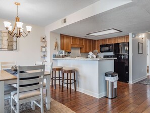 Dining - Sea Mark Tower Unit 204 (Myrtle Beach)