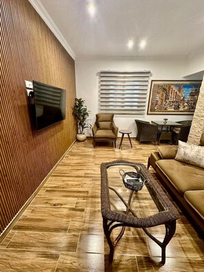 TV - Helio Vacation Suite (Almazah)