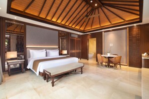 Studio Suite Cao cấp | Két bảo mật tại phòng, bàn, khu vực làm việc phù hợp cho laptop 