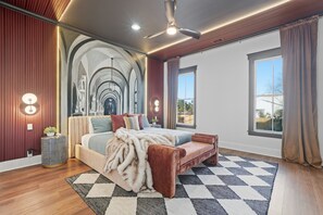 7 habitaciones, escritorio y tabla de planchar con plancha 