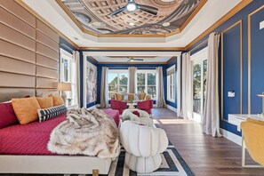 Smart TV, chimenea, videojuegos y libros 