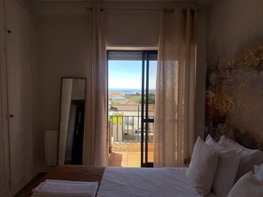 Iron/ironing board, free WiFi - Sea View Estoril - Checkinhome (Estoril)