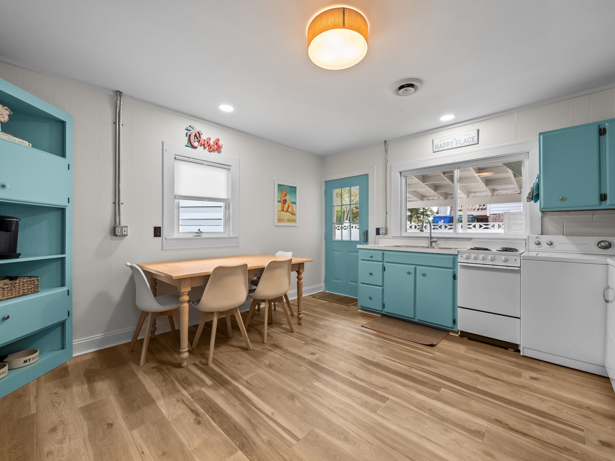 Kylskåp, mikrovågsugn, ugn och spishäll