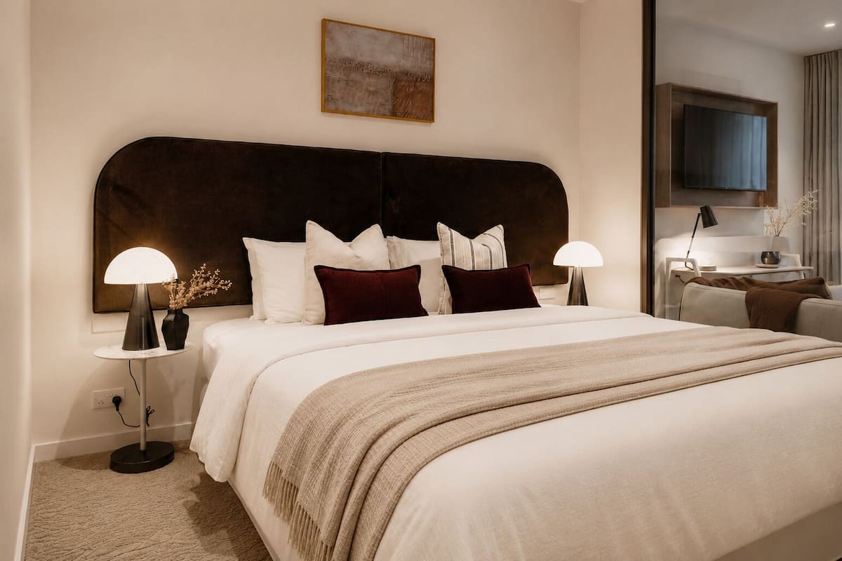 Ropa de cama de alta calidad y camas con pillow-top