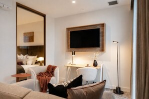 50-inch Smart TV with digital channels, Netflix, streaming services - Punthill Epping (Epping)