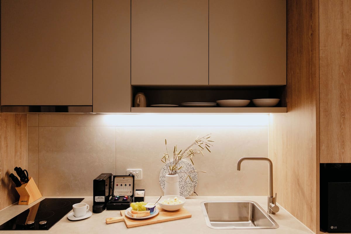 Tủ lạnh, lò vi sóng, lò nướng, máy rửa bát